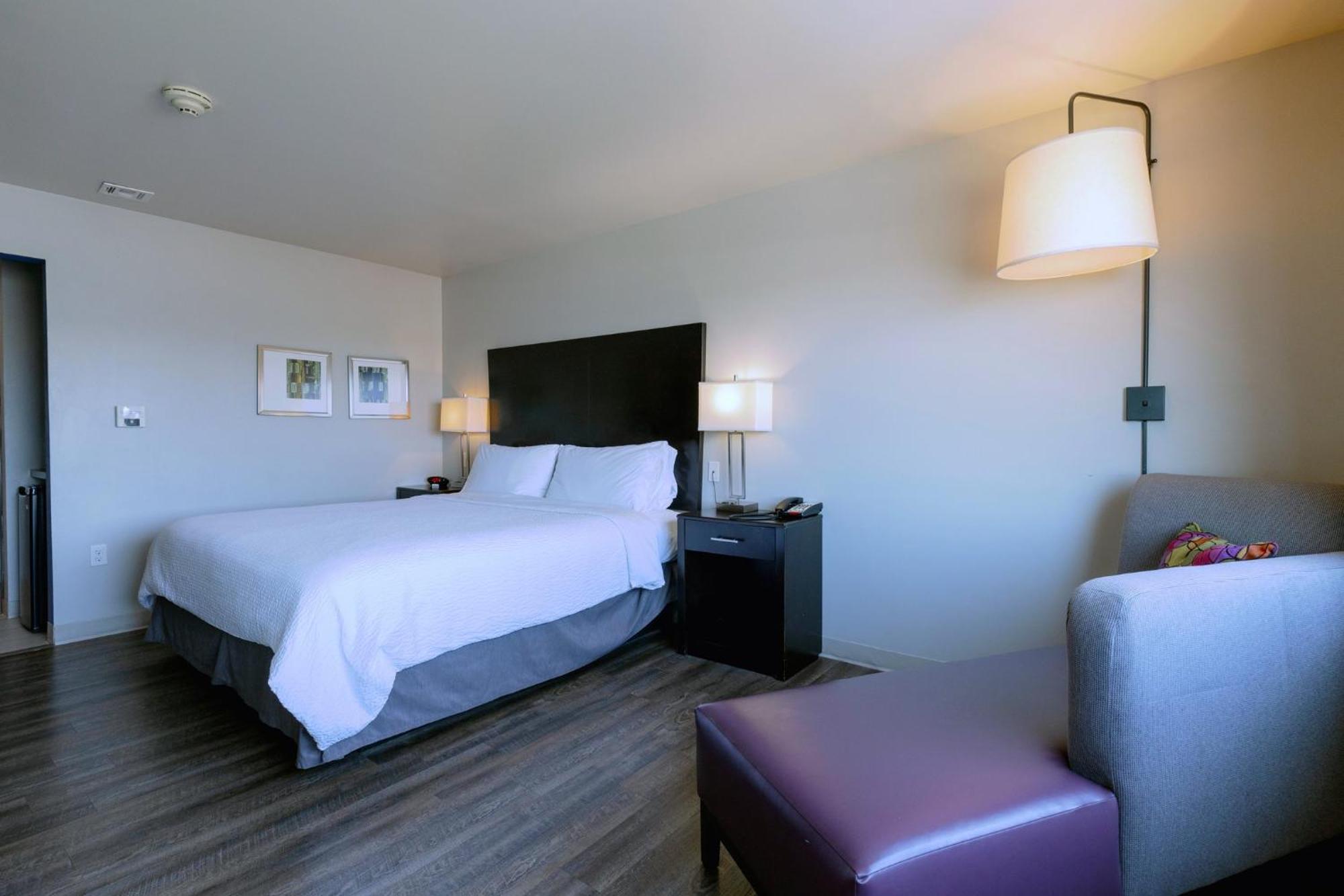 Holiday Inn Express And Suites Tahlequah By Ihg Kültér fotó