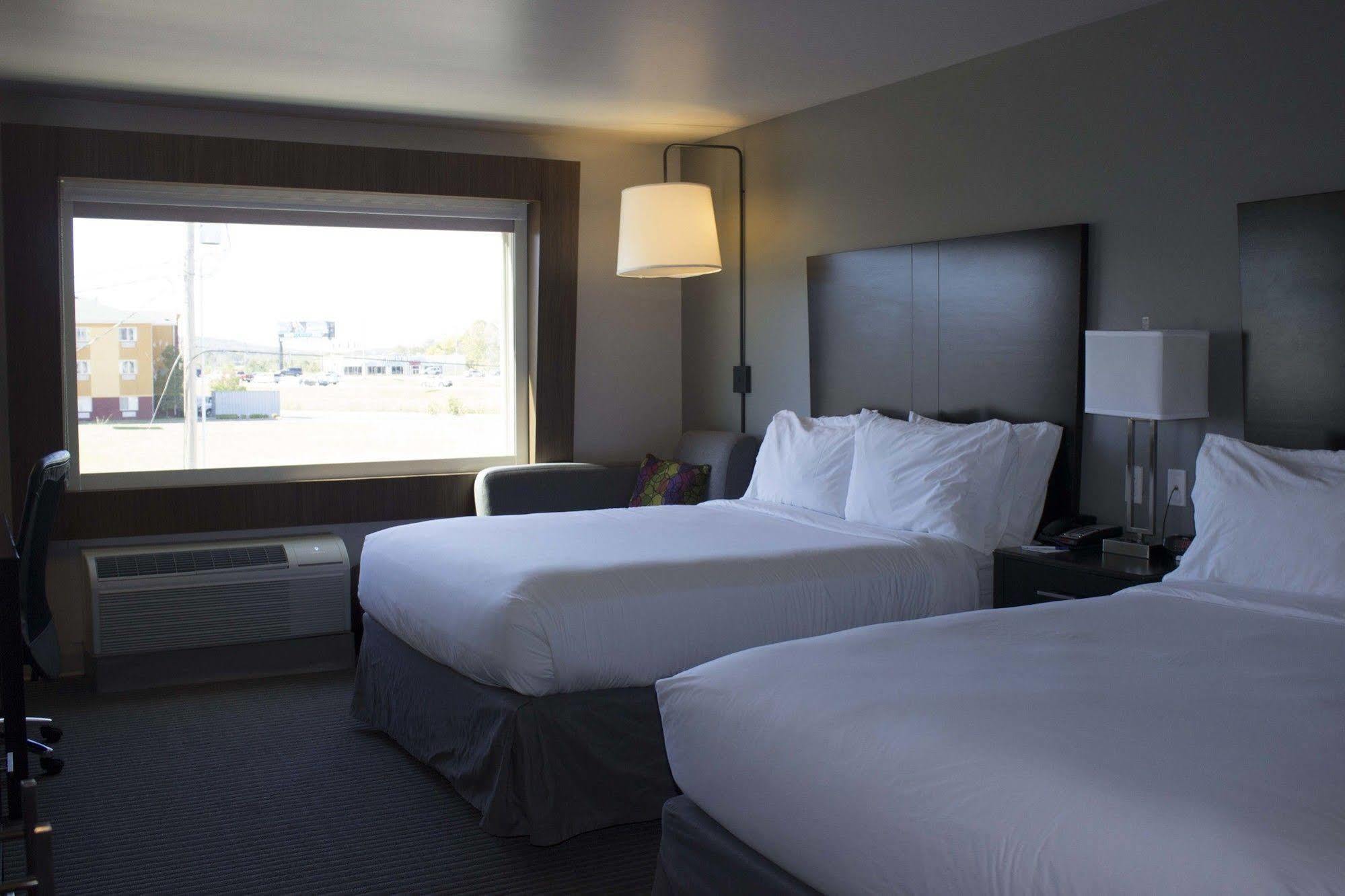 Holiday Inn Express And Suites Tahlequah By Ihg Kültér fotó